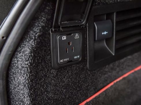 Used 2018 Land Rover Range Rover Long Wheelbase Autobiography image 12