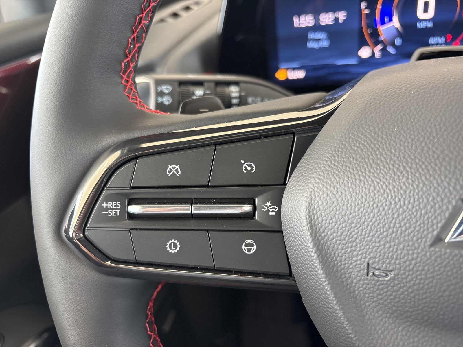 New 2026 Chevrolet Traverse RS w/ LPO, Floor Liner Package FWD image 34