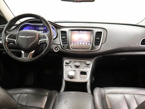 Used 2016 Chrysler 200 Limited Platinum FWD image 6