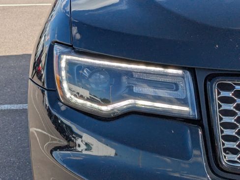 Used 2022 Jeep Grand Cherokee Laredo X image 9