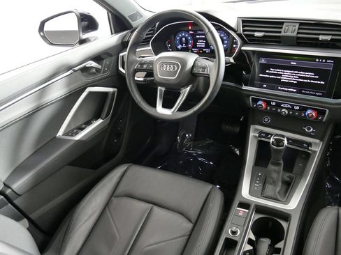 Used 2023 Audi Q3 2.0T Premium w/ Convenience Package AWD/4WD image 23