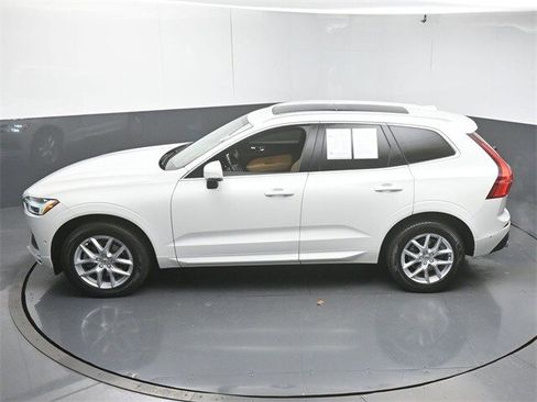Used 2018 Volvo XC60 T5 Momentum w/ Vision Package image 45