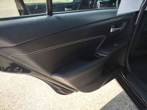 Used 2017 Toyota Camry XLE w/ Moonroof Package FWD image 18