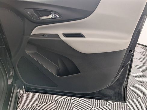 Used 2020 Chevrolet Equinox LT image 33