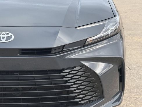 Used 2025 Toyota Camry LE FWD image 4