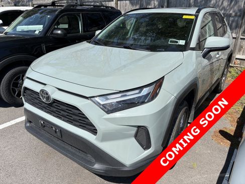 Used 2022 Toyota RAV4 XLE w/ Convenience Package AWD/4WD image 1