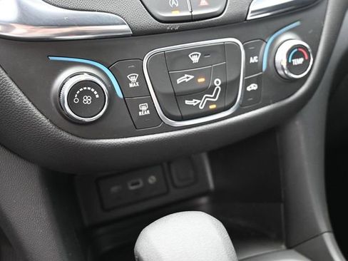 Used 2023 Chevrolet Equinox LT FWD image 33