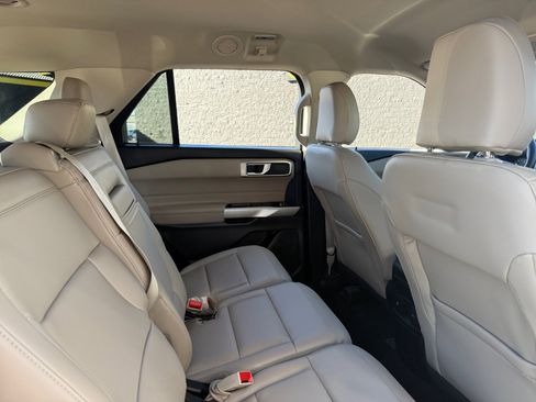 Used 2023 Ford Explorer XLT w/ Equipment Group 202A image 19