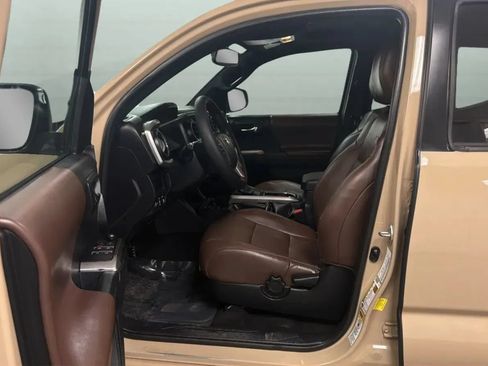Used 2017 Toyota Tacoma Limited w/ Tow Package RWD image 21