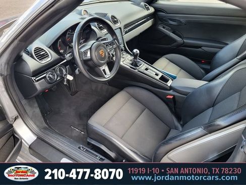 Used 2022 Porsche 718 Boxster RWD image 19