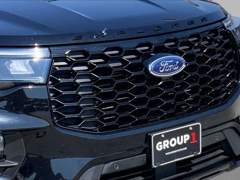 Used 2025 Ford Explorer ST-Line w/ ST-Line Street Pack AWD/4WD image 26