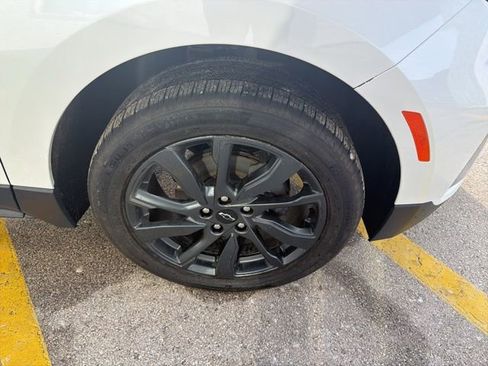 Used 2023 Chevrolet Equinox RS w/ RS Leather Package image 7