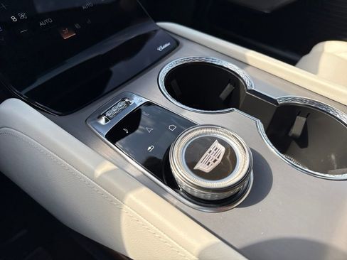 Certified 2026 Cadillac Vistiq Luxury image 12