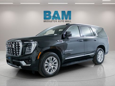 Used 2025 GMC Yukon Denali AWD/4WD image 3