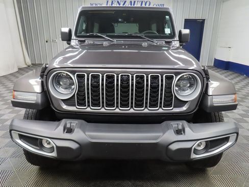 Used 2024 Jeep Wrangler Unlimited Sahara w/ Technology Group AWD/4WD image 47