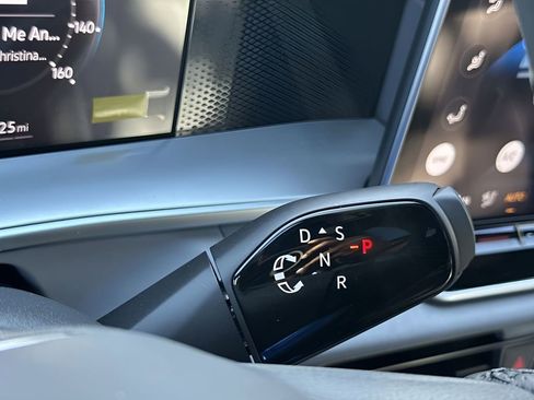 New 2026 Volkswagen Tiguan SE R-Line FWD image 20