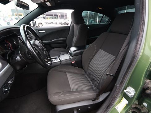 Used 2022 Dodge Charger SXT w/ Driver Convenience Group image 22