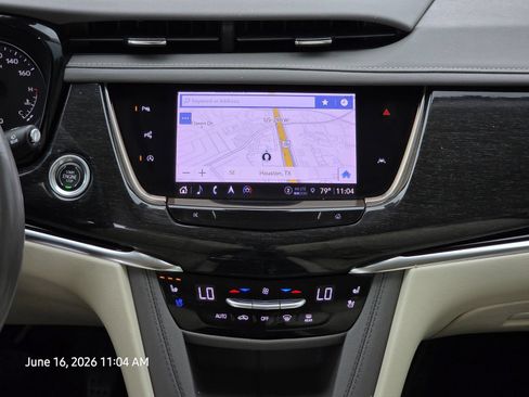 Used 2023 Cadillac XT6 Premium Luxury w/ Technology Package FWD image 23