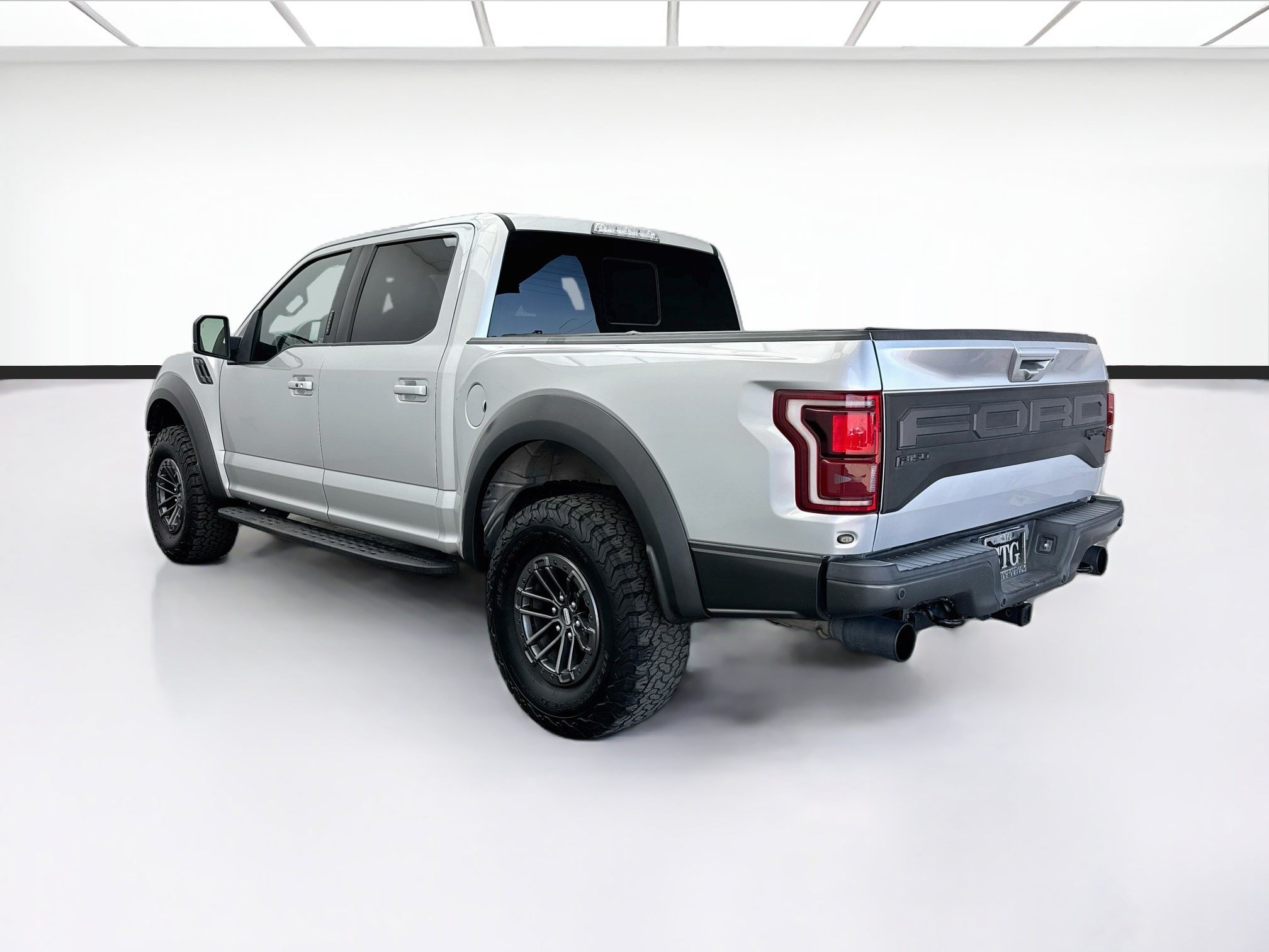 Used 2019 Ford F150 Raptor w/ Equipment Group 802A Luxury AWD/4WD image 6
