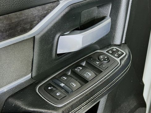 Used 2024 RAM 2500 Big Horn AWD/4WD image 21