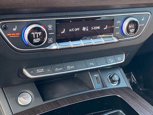 Used 2023 Audi Q5 2.0T Premium w/ Convenience Package image 11