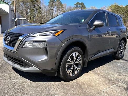 Used 2023 Nissan Rogue SV image 1