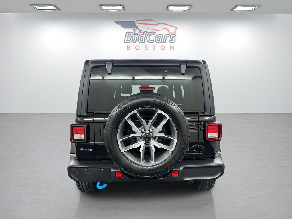 Used 2024 Jeep Wrangler Unlimited w/ Convenience Group AWD/4WD image 5