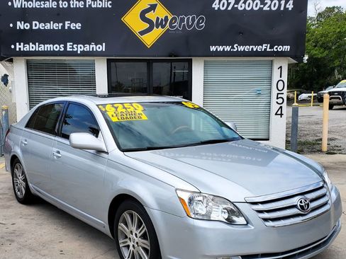 Used 2005 Toyota Avalon image 1