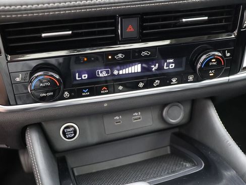 Used 2023 Nissan Rogue SL w/ SL Premium Package image 24