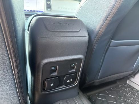 Used 2024 Ford Bronco Outer Banks AWD/4WD image 16