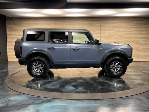 Used 2024 Ford Bronco Badlands image 9