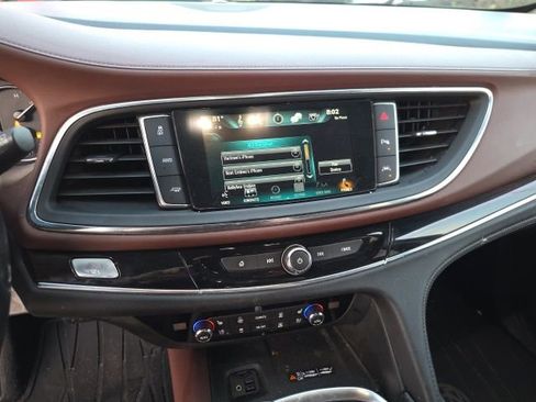 Used 2018 Buick Enclave Avenir w/ Avenir Technology Package AWD/4WD image 22