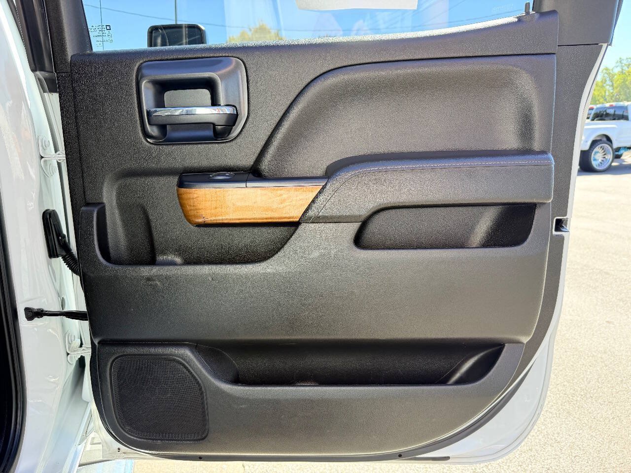 Used 2019 Chevrolet Silverado 3500 LTZ w/ LTZ Plus Package AWD/4WD image 35