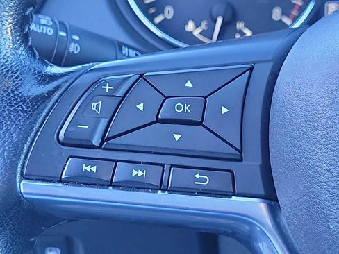 Used 2020 Nissan Rogue SV w/ Sun & Sound Touring Package image 23