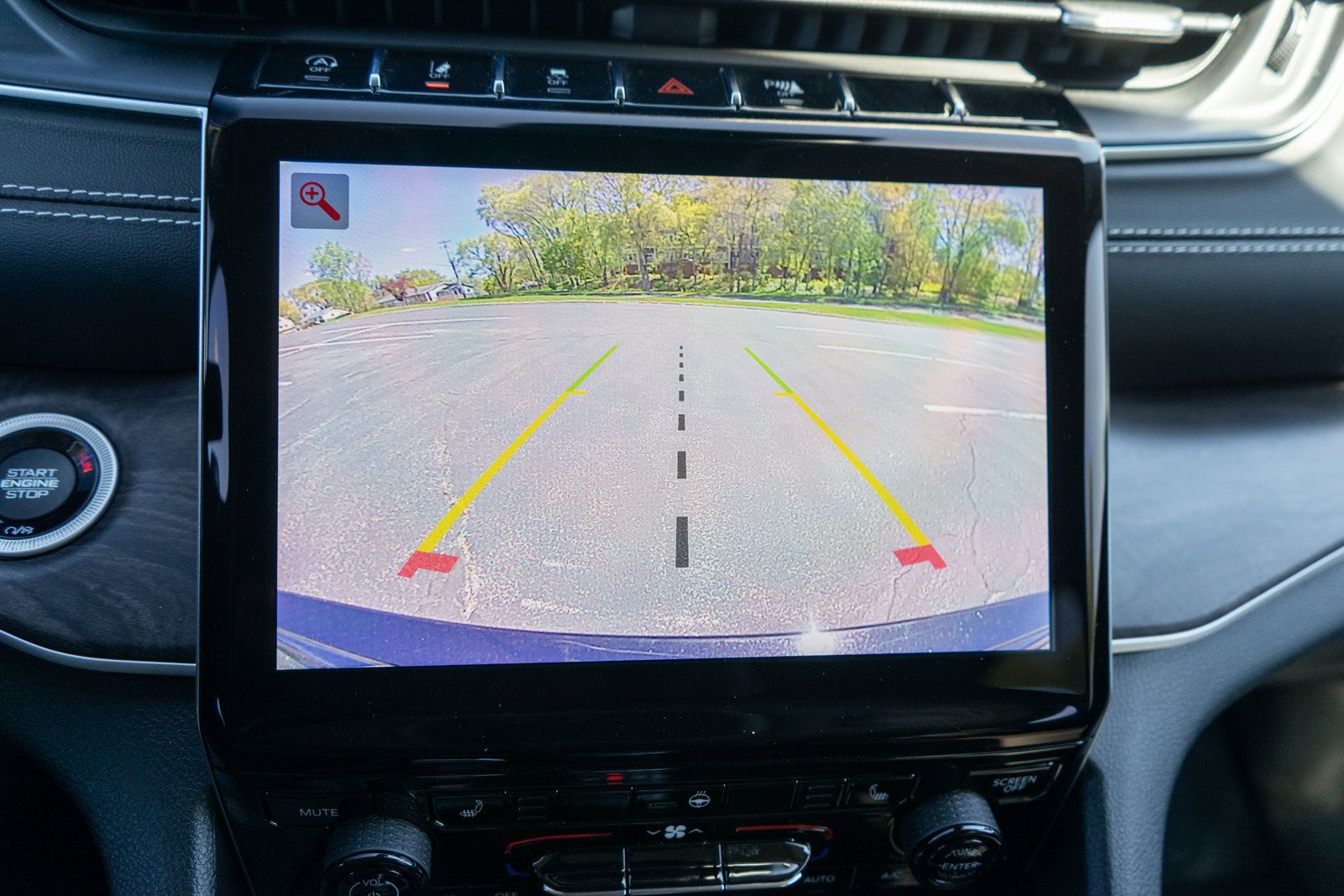 Used 2023 Jeep Grand Cherokee Limited w/ Trailer Tow Prep Group (B) AWD/4WD image 19