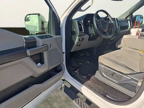 Used 2015 Ford F150 XLT w/ Equipment Group 302A Luxury image 9