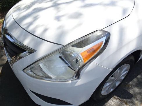 Used 2018 Nissan Versa SV image 15