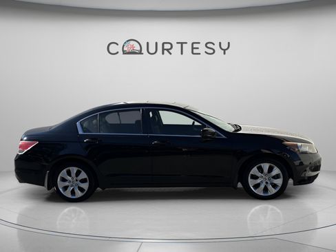 Used 2010 Honda Accord EX-L image 9