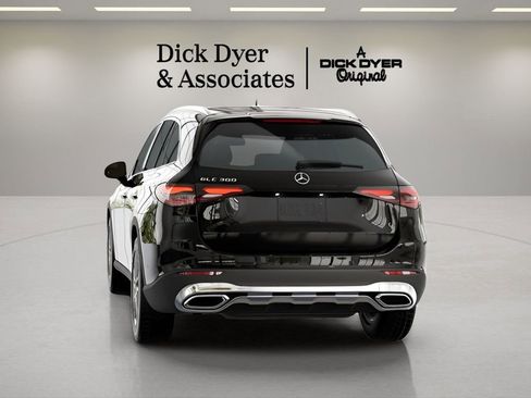 Used 2025 Mercedes-Benz GLC 300 image 15