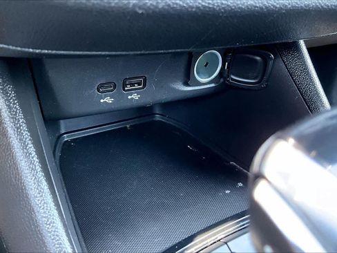 Used 2025 Buick Envista Sport Touring w/ Experience Buick Package FWD image 34