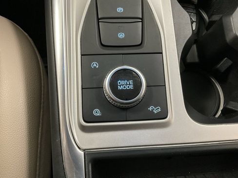 Used 2020 Ford Explorer Limited image 18