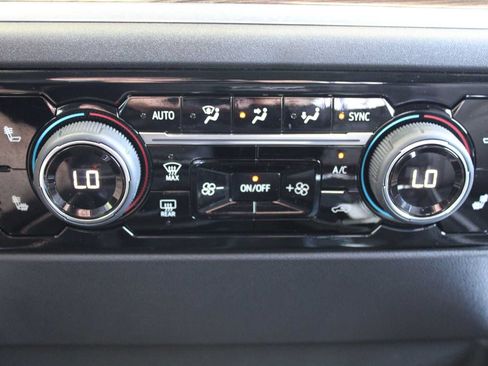 Used 2026 Chevrolet Silverado 1500 LT Trail Boss w/ LT Trail Boss Premium Package AWD/4WD image 19
