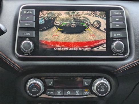 Used 2021 Nissan Versa SR w/ Convenience Package image 12