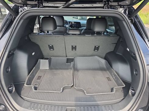 New 2027 Chevrolet Equinox RS w/ Convenience Package III AWD/4WD image 13