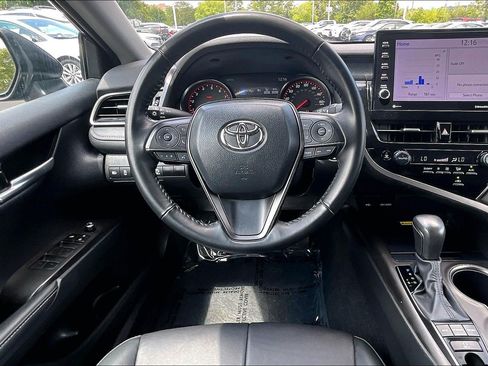 Used 2023 Toyota Camry XSE FWD image 5