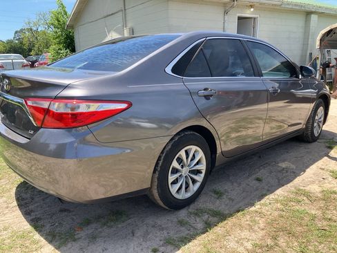 Used 2017 Toyota Camry LE FWD image 6