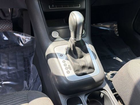 Used 2017 Volkswagen Tiguan S FWD image 16