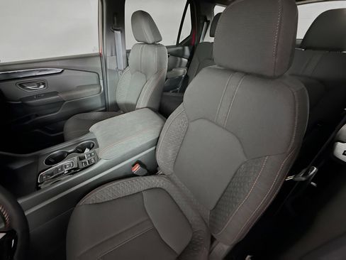 Certified 2025 Honda Pilot Sport image 25