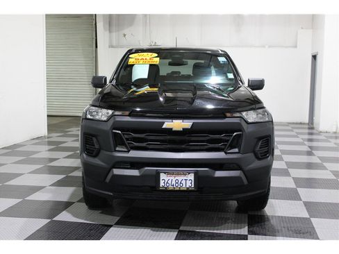 Used 2023 Chevrolet Colorado W/T image 2