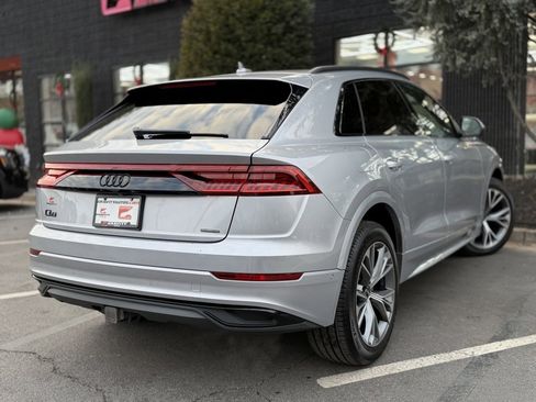 Used 2021 Audi Q8 Premium image 12